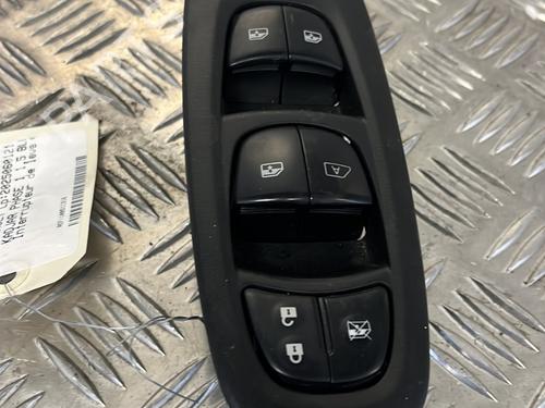 Used Left front window switch Left front window switch RENAULT KADJAR (HA_, HL_) 1.5 dCi 110 (HLA3) (110 hp) 27303190 27303190