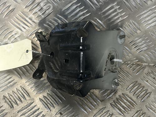 Used Front bumper bracket Front bumper bracket RENAULT ESPACE V (JR_) 2.0 Blue dCi 200 (JRAL) (200 hp) 27577622 27577622