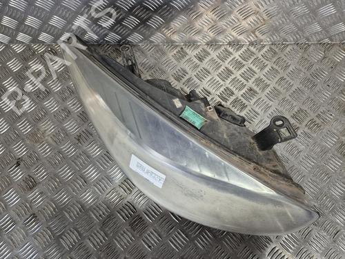 right-headlight-renault-fluence-l3_-2010-39487629 main image