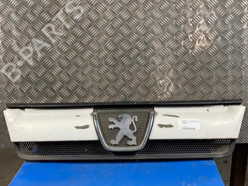 Used Grille PEUGEOT BOXER Van (244) 2.2 HDi (101 hp) 20349007