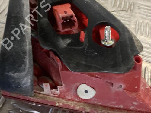 Used Right tailgate light Right tailgate light PEUGEOT 3008 I MPV (0U_) 2.0 HDi 150 / BlueHDi 150 (150 hp) 33705960 33705960