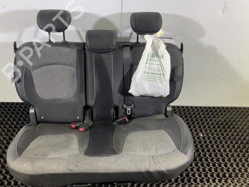 rear-seat-renault-captur-i-j5_-h5_-2013-29269696 main image