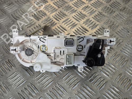 climate-control-renault-clio-iv-bh_-2012-2013-2014-2015-2016-2017-2018-2019-2020-2021-36542909 main image