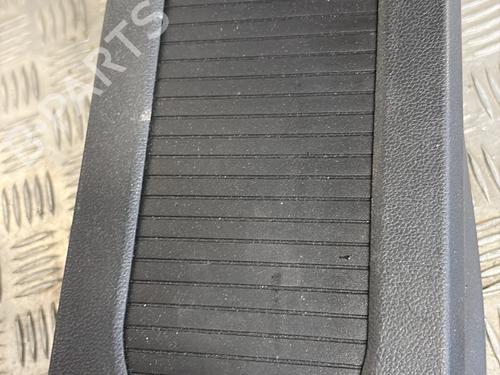 Armrest / Center console RENAULT CLIO V (B7_) 1.6 E-TECH 140 (B7MU) | BP37734966I20 - Image 4