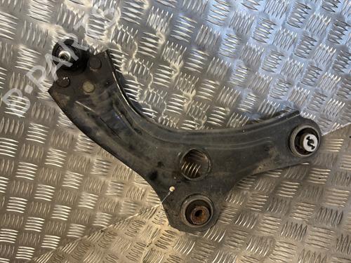 Used Right front suspension arm RENAULT CLIO V (B7_) 1.5 Blue dCi 85 (B7AG) (86 hp) 28523197