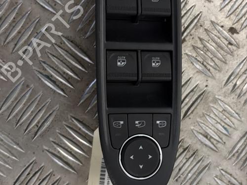 Used Left front window switch RENAULT CLIO V (B7_) 1.6 E-TECH 140 (B7MU) (140 hp) 29895785