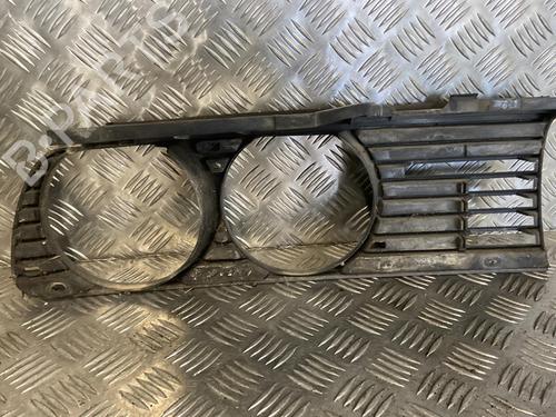 Used Grille Grille BMW 3 (E30) 320 i (125 hp) 22095534 22095534