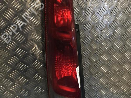 Used Left taillight NISSAN X-TRAIL I (T30) 2.2 dCi 4x4 (136 hp) 22093641