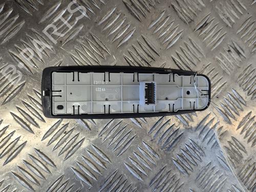 Left front window switch RENAULT MEGANE III Hatchback (BZ0/1_, B3_) 1.2 TCe (BZ16, BZ28) | BP35924765I27 - Image 2