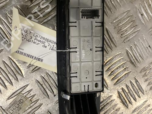 Used Left front window switch Left front window switch RENAULT SCÉNIC III (JZ0/1_) 1.9 dCi (JZ0J, JZ1J, JZ1K, JZ1S) (131 hp) 32367877 32367877