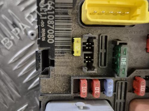 Used Fuse box Fuse box 38761893 38761893