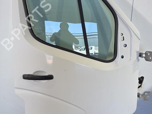 Used Right front door RENAULT MASTER III Van (FV) 2.3 dCi 135 FWD (FV0N, FV08, FV06, FV00, FV1S) (136 hp) 29571163