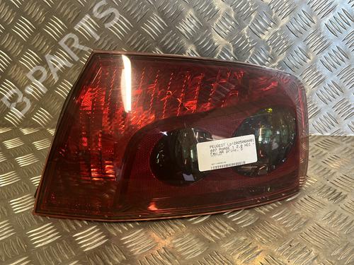 right-taillight-peugeot-407-6d_-2004-2005-2006-2007-2008-2009-2010-2011-27702015 main image
