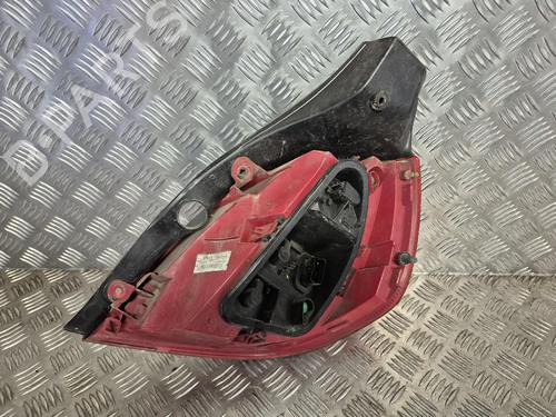 left-taillight-renault-clio-iii-br01-cr01-2005-2006-2007-2008-2009-2010-2011-2012-2013-2014-40223402 main image