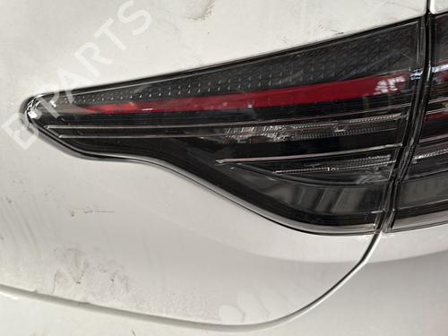 right-tailgate-light-renault-clio-v-b7_-2019-24208784 main image