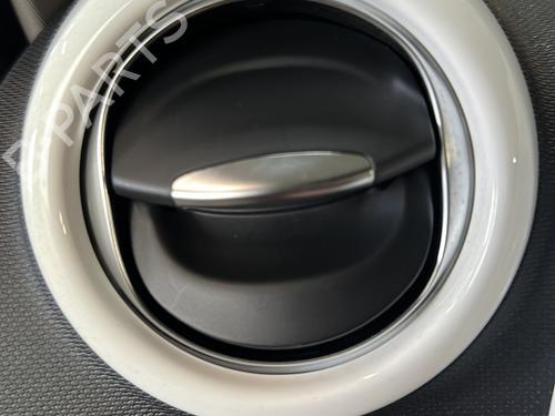 Kratka nawiewu RENAULT TWINGO III (BCM_, BCA_) Z.E: (BCA1) 687503041R