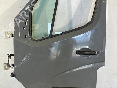 Używane Drzwi przednie lewe RENAULT MASTER III Van (FV) 2.3 dCi 135 FWD (FV0N, FV08, FV06, FV00) (136 hp) 28210654