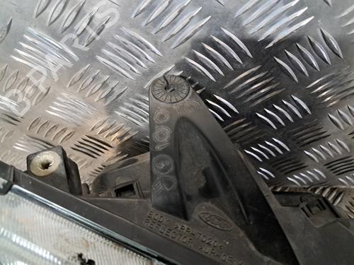 Scheinwerfer rechts für FORD FOCUS II (DA_, HCP, DP) 1.8 Flexifuel (125 hp) 30643426