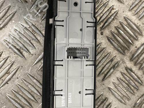 Used Left front window switch Left front window switch RENAULT GRAND SCÉNIC III (JZ0/1_) 1.6 dCi (JZ00, JZ12) (130 hp) 32389180 32389180