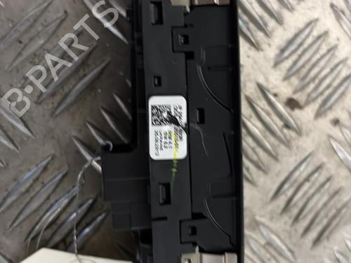 Left front window switch RENAULT CLIO V (B7_) 1.6 E-TECH 140 (B7MU) | BP29895785I27 - Image 1