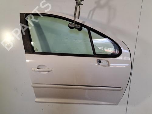 Used Right front door Right front door 30180562 30180562