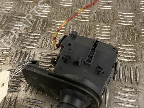 Used Switch Switch RENAULT CLIO III (BR0/1, CR0/1) 1.5 dCi (C/BR0G, C/BR1G) (68 hp) 32413045 32413045