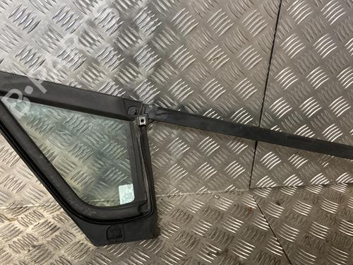 Used Front right quarter glass Front right quarter glass 32304969 32304969