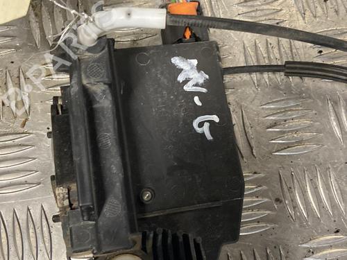 Front left lock PEUGEOT 308 II (LB_, LP_, LW_, LH_, L3_) 1.6 GTi (L35GNH) 1614073080