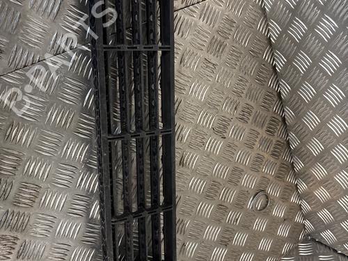 Used Front bumper spoiler Front bumper spoiler 37473862 37473862