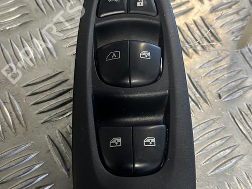 Used Left front window switch RENAULT KADJAR (HA_, HL_) 1.5 dCi 110 (HLA3) (110 hp) 27303190