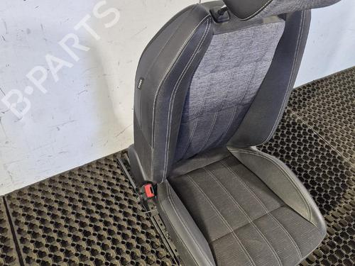 left-front-seat-renault-austral-2022-37735479 main image