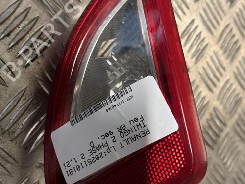 Feu de coffre droit RENAULT TWINGO II (CN0_) 1.2 16V (CN04, CN0B) (75 hp) 30819208