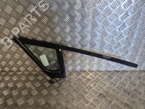 front-right-quarter-glass-renault-clio-iv-bh_-2012-2013-2014-2015-2016-2017-2018-2019-2020-2021-39607901 main image