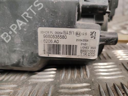 Used Right headlight Right headlight PEUGEOT 206 Hatchback (2A/C) 1.4 i (75 hp) 27836579 27836579
