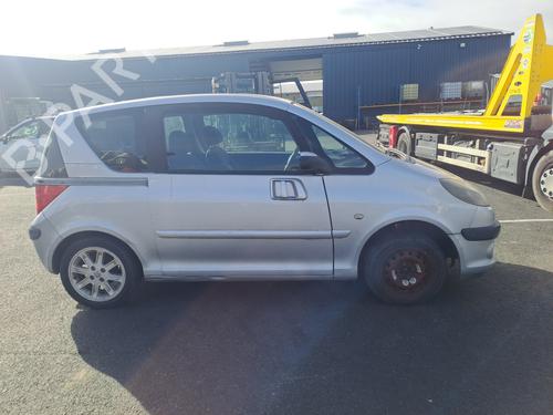 Fuse box PEUGEOT 1007 (KM_) 1.4 HDi | BP32413051E1 