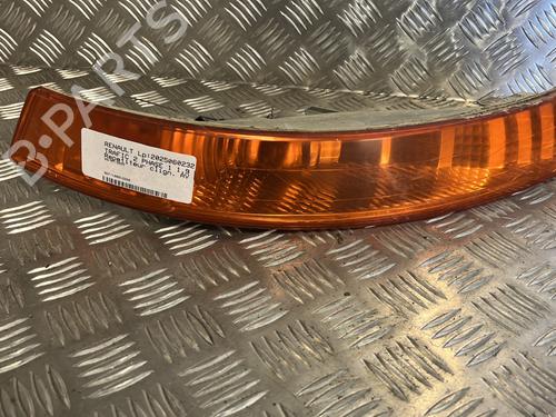 Used Right front indicator RENAULT TRAFIC II Van (FL) 1.9 dCi 80 (FL0B) (82 hp) 27354827