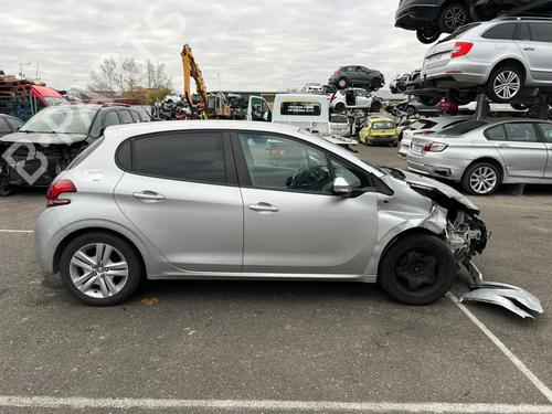 Used Parts PEUGEOT 208 I (CA_, CC_)  1.2 VTI 82  4598737