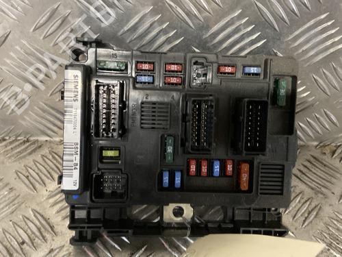 Used Fuse box PEUGEOT 1007 (KM_) 1.4 HDi (68 hp) 32413051
