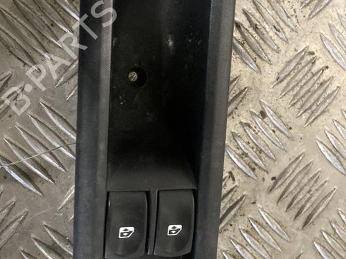 Used Left front window switch Left front window switch RENAULT CLIO III (BR0/1, CR0/1) 1.5 dCi (BR17, CR17) (86 hp) 33455362 33455362