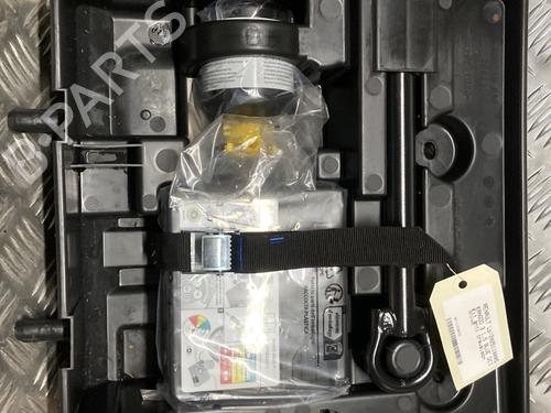 Used Jack Kit RENAULT KANGOO III Box Body/MPV 1.5 Blue dCi 95 (FJAB) (95 hp) 30863238