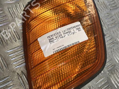 Blinklys fortil venstre MERCEDES-BENZ 124 Saloon (W124) 300 D (124.130) (113 hp) 27153852