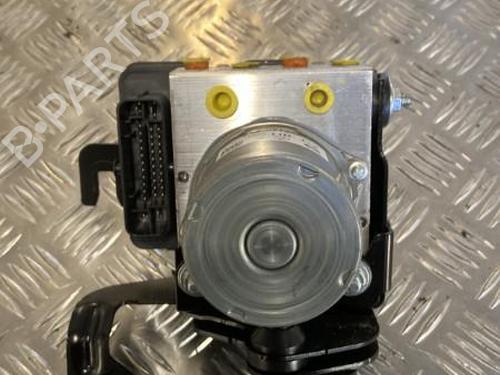 Used ABS pump RENAULT CLIO V (B7_) 1.0 SCe 65 (B7MG) (67 hp) 20346329