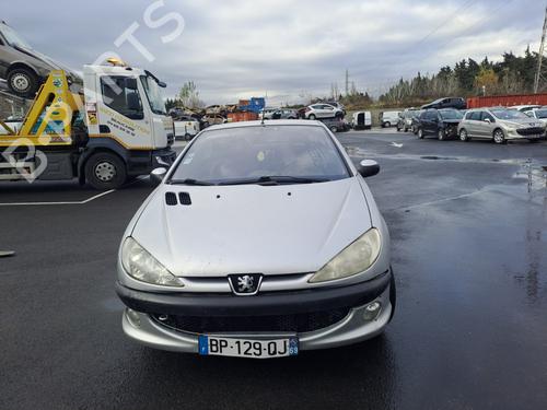 Brugte PEUGEOT 206 CC (2D) 1.6 16V (2DNFUF, 2DNFUR) (109 hp) 4361789