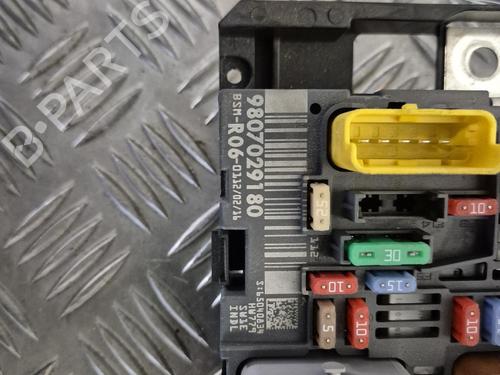 Used Fuse box Fuse box 38677306 38677306