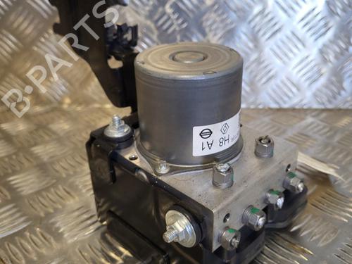 Used ABS pump RENAULT CLIO V (B7_) 1.0 SCe 65 (B7MG) (67 hp) 20343294