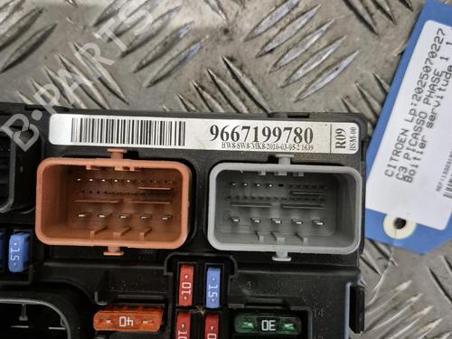 Used Fuse box Fuse box 39415434 39415434