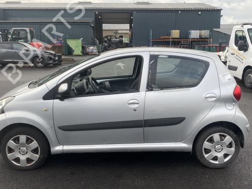 Left headlight TOYOTA AYGO (_B1_) 1.4 D-4D (WNB10_, WNB10R) | BP32242320C28 