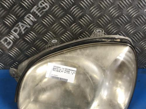 Used Left headlight HYUNDAI SANTA FÉ I (SM) 2.0 CRDi (113 hp) 22093666