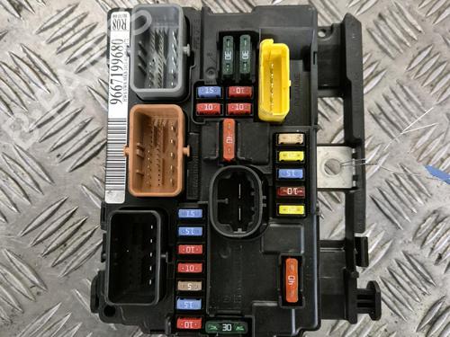 Used Fuse box Fuse box CITROËN DS3 (SA_) 1.6 HDi 90 (92 hp) 40173678 40173678
