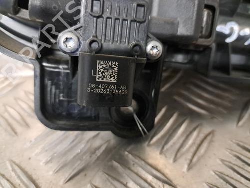 front-left-exterior-door-handle-tesla-model-3-5yj3-2017-24054981 main image